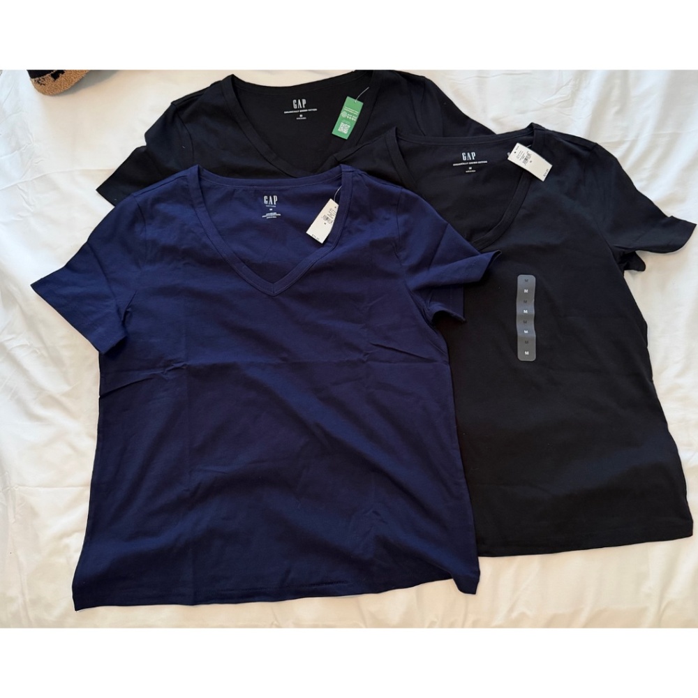 Gap BUNDLE 3 Organic Cotton VintageSoft V-Neck T-Shirt - Picture 8 of 15